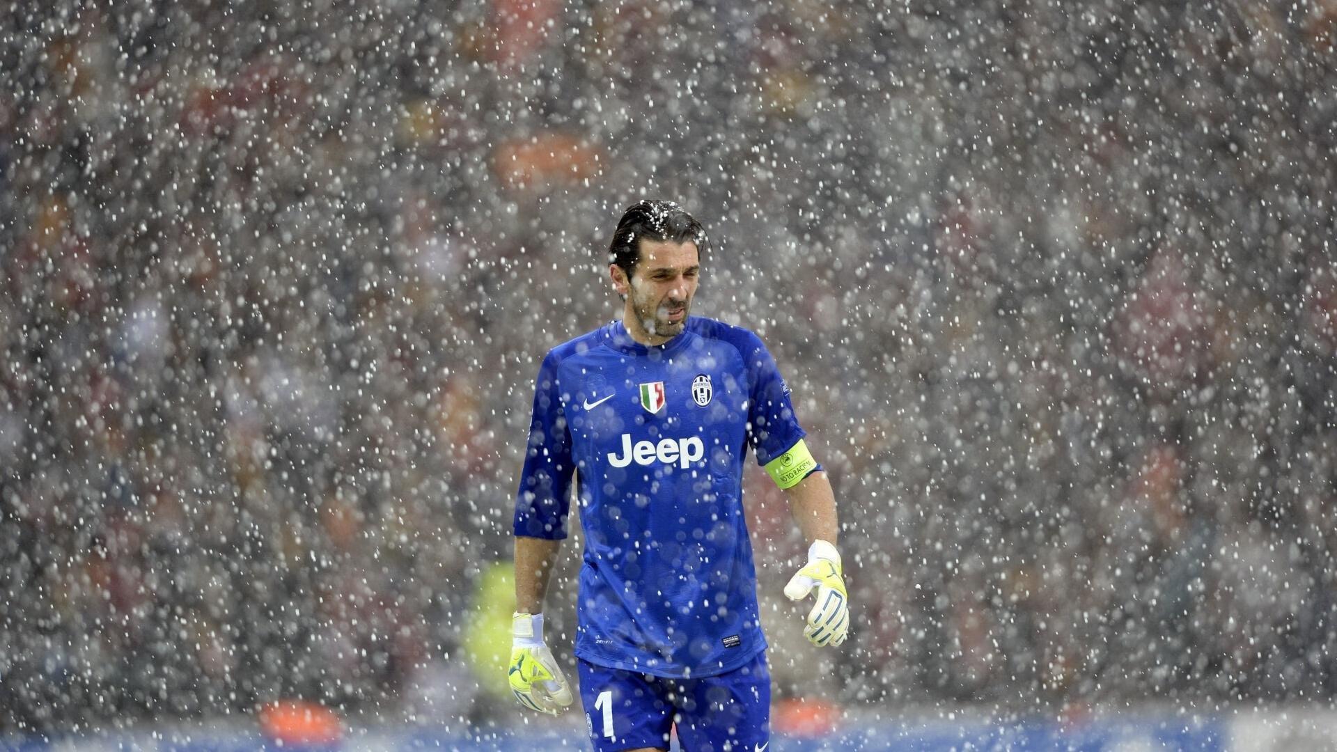 纽卡斯尔训练场午餐烧烤活动引关注，伊萨克缺席引发外界猜测